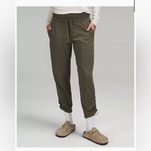 Lululemon Dance Studio Mid-Rise Cropped Pant